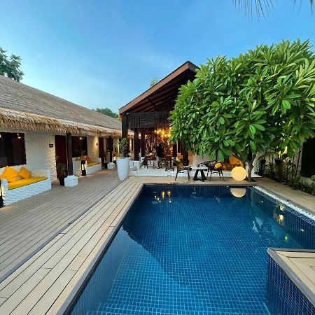 Atholhu Residence Fehendhoo Екстериор снимка